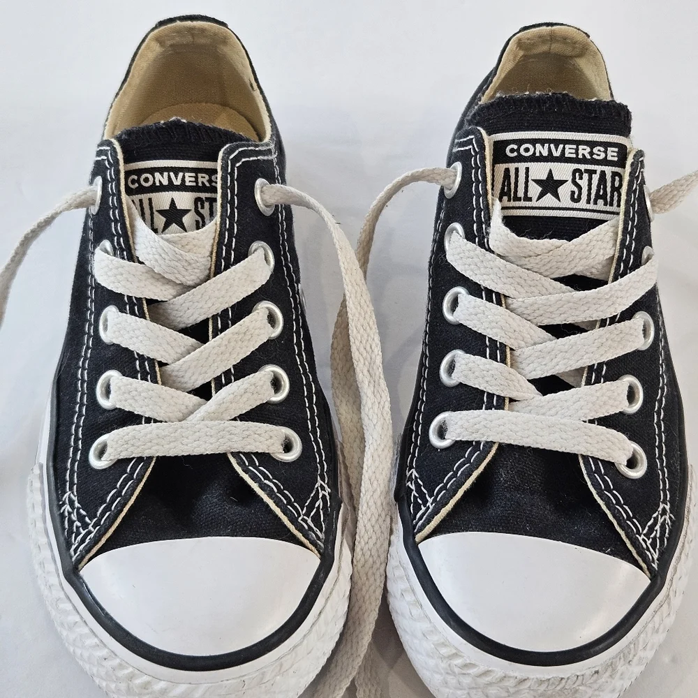 Converse All Star Low Top Children's Shoes, Black, Size 11 Good Used Condition